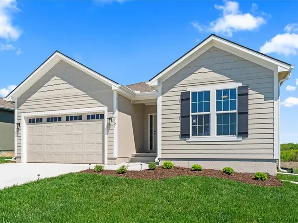 2101 SE Oak Ridge Dr, Oak Grove, MO 64075