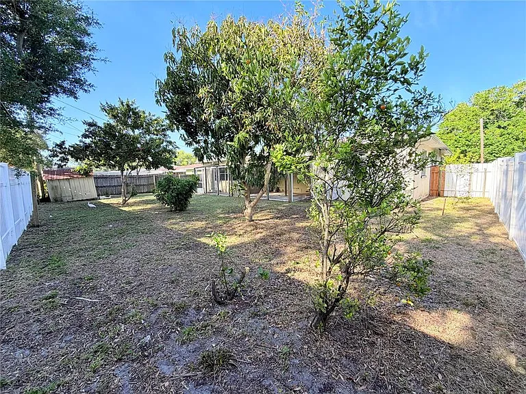 309 Kerry Dr — Photo 6