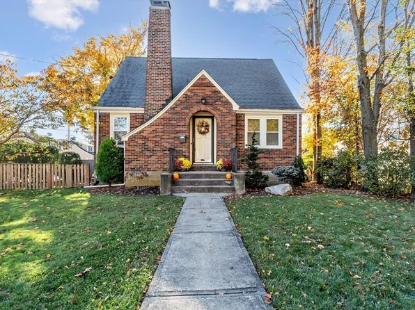 819 East St, Dedham, MA 02026