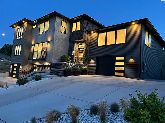 3rd image of 5001 Hershey Ln