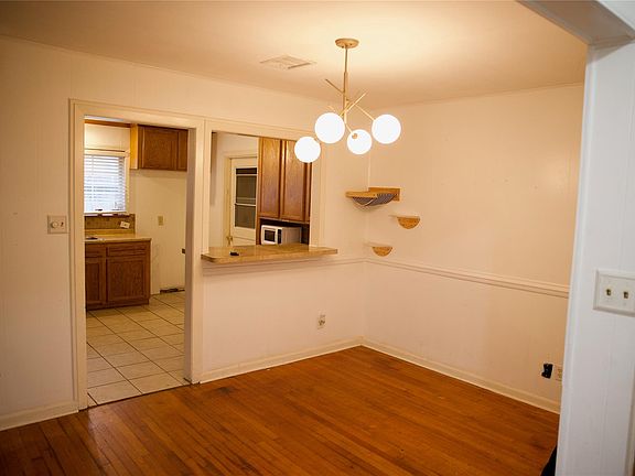 3rd image of 10126 Fleming Dr