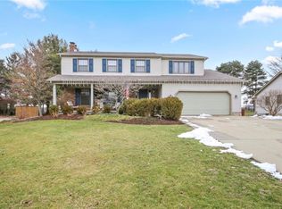 3238 Hummingbird Hill Dr, Poland, OH