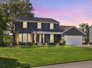 2263 Chippenham Chase, Rochester Hills, MI 48306