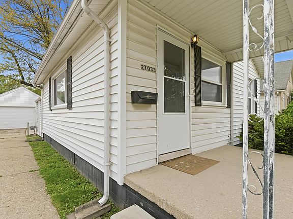 3rd image of 27033 Brush St