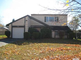 79 Rustic Ave, Medford, NY 11763