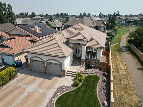 3rd image of 44 NW Fairmont Point S