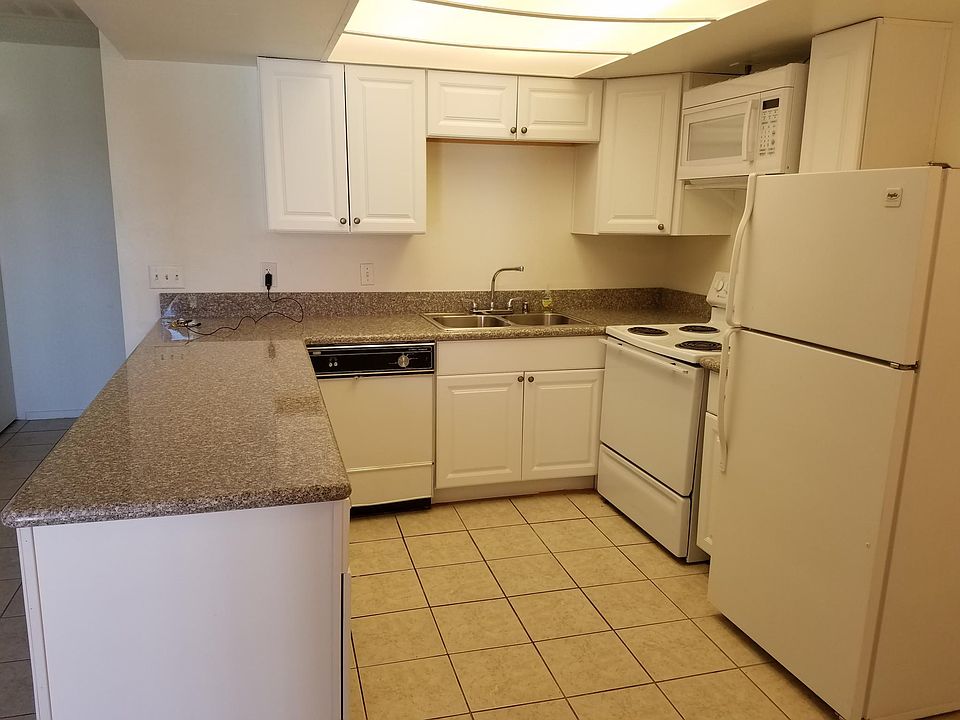2nd image of 4300 N Lamont St APT 213