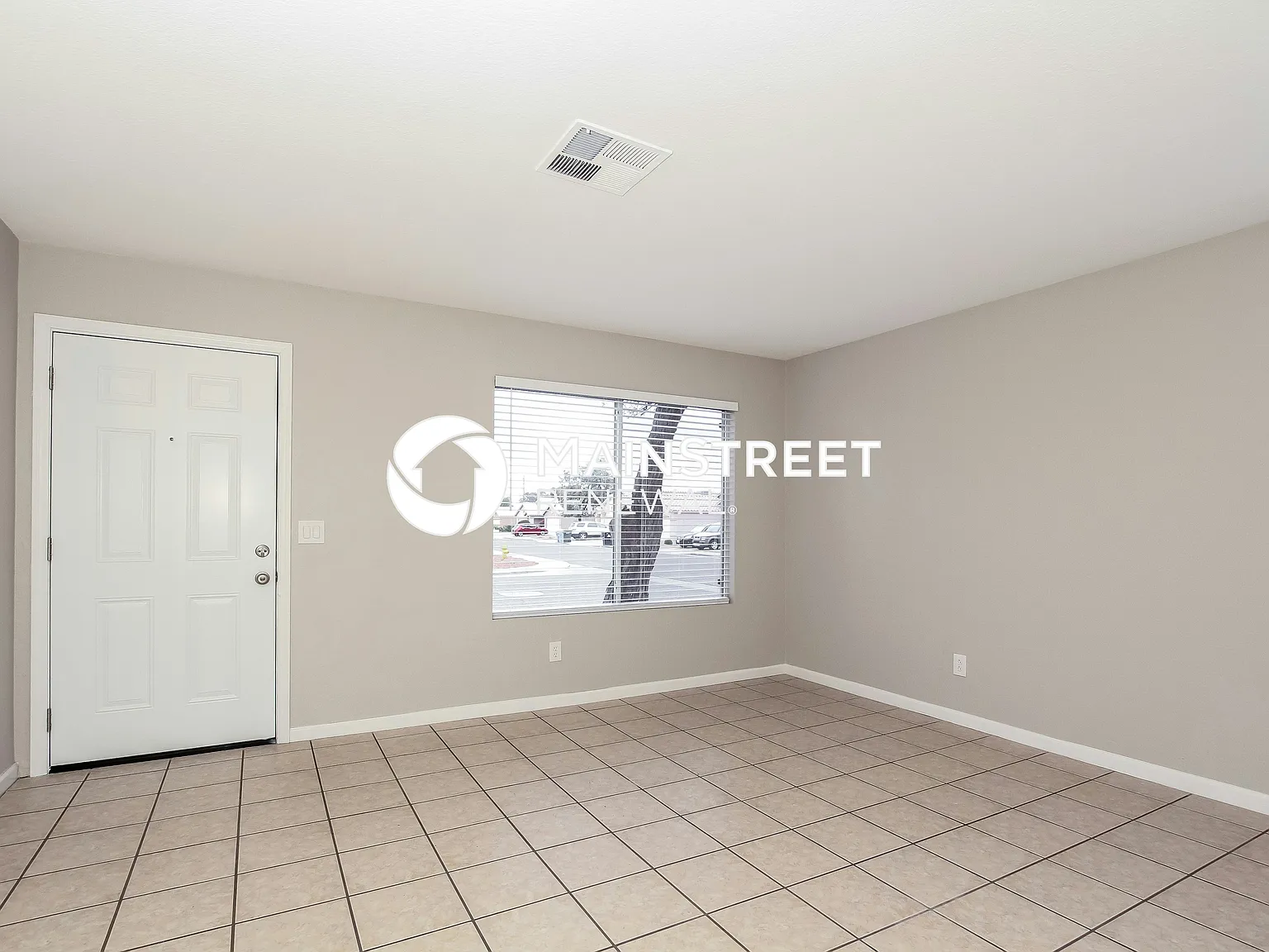 10730 W Glenrosa Ave — Photo 2