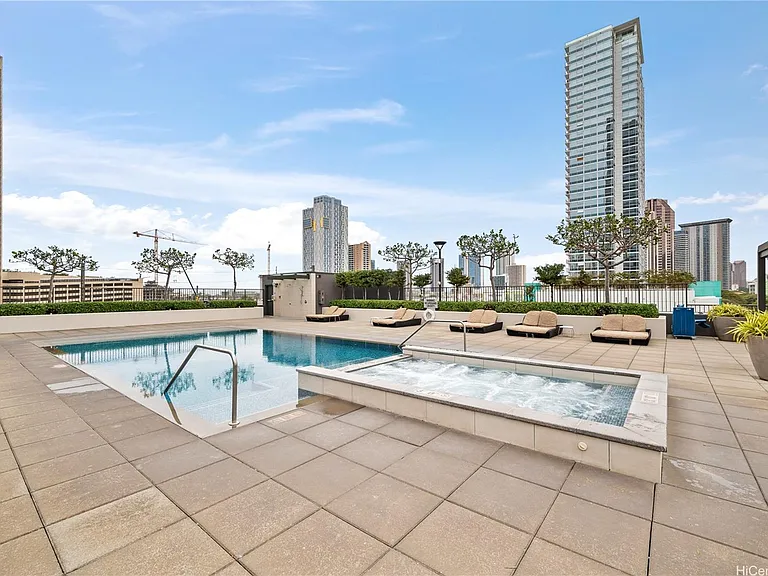 Heated saltwater pool, hot-tub and cabanas