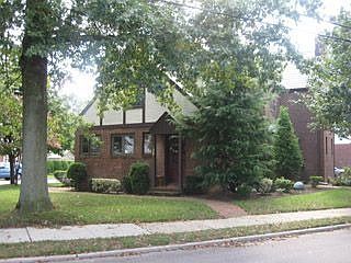 1st image of 132 Carnation Ave