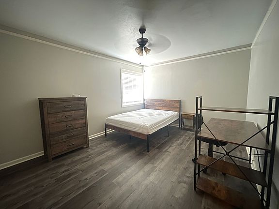 2nd image of 718 W College St #347182B