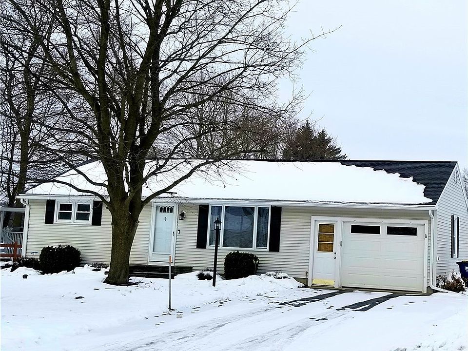 1st image of 124 Charles Dr