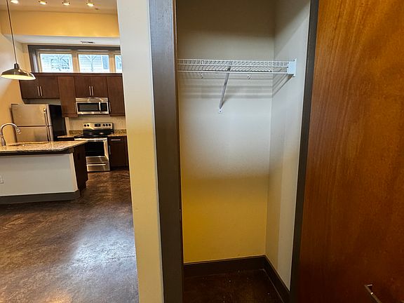 4th image of 1125 Bainbridge St APT 6