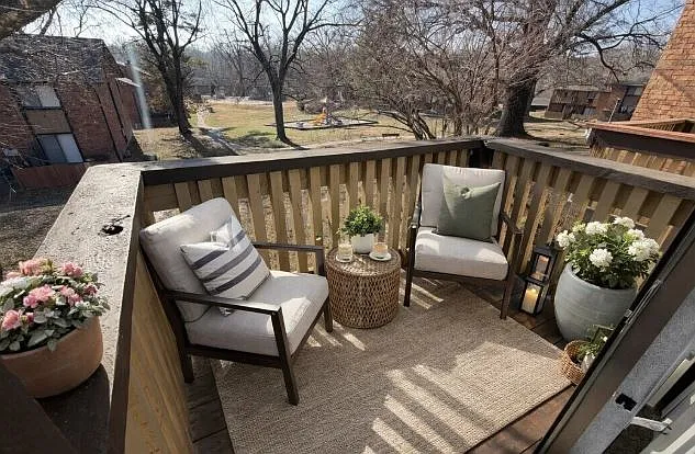 3590 Pershall Rd #C15 — Photo 5