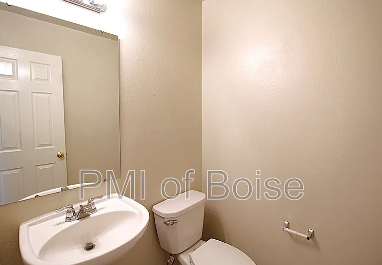 1770 N Veridian Ave — Photo 11