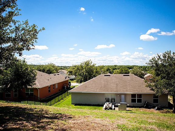 3rd image of 919 Cork Oak Ln