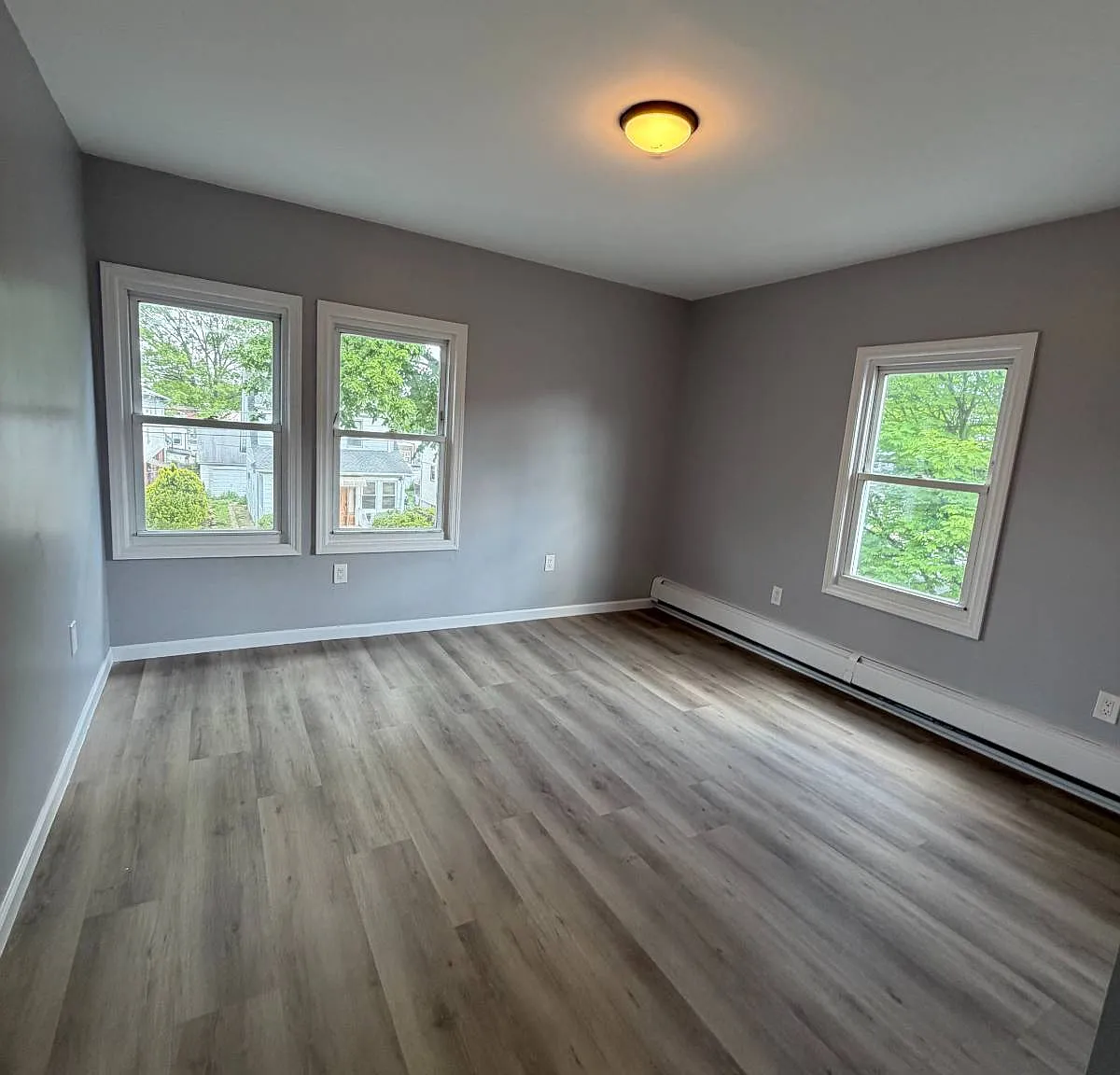 3 bed, 1.0 bath, $3,300 — Photo 4