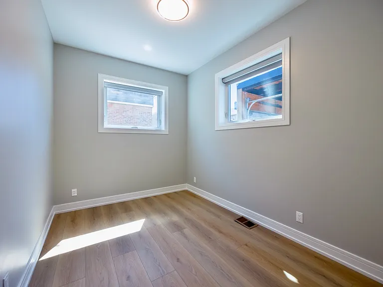 1809 S Laflin St — Photo 10