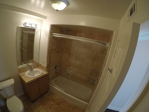 4th image of 12916 Moorpark St APT 103