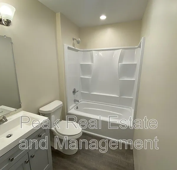 316 Maplelawn St SE — Photo 5
