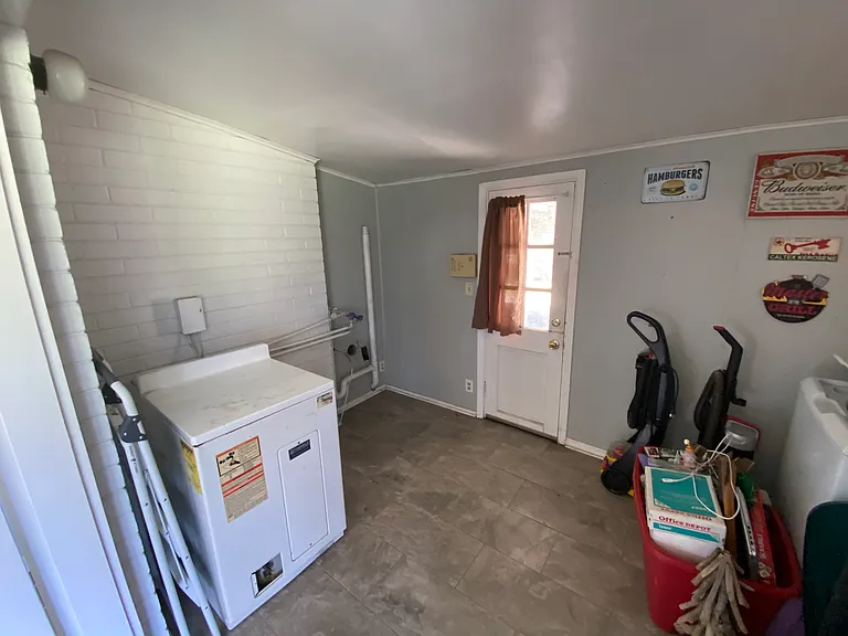 10 Ivanhoe Ave — Photo 17