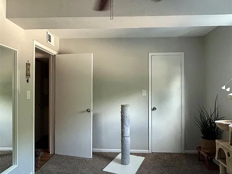 2207 Leon St #209 — Photo 5