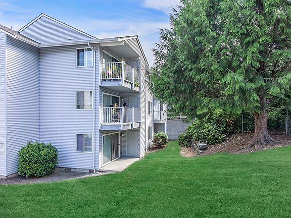 4th image of 15700 44th Ave W APT B104