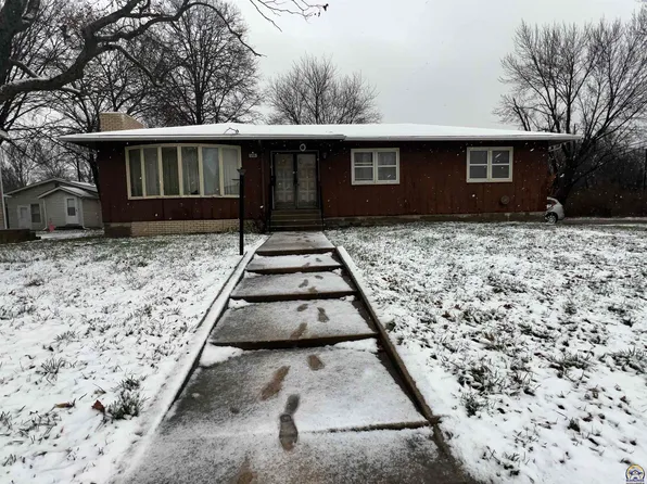 500 Hudson St, Burlington, KS 66839