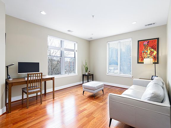 5th image of 1800 Wilson Blvd #327