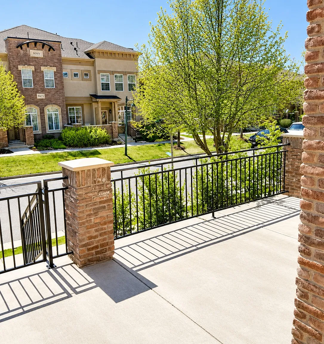 3 bed, 2.5 bath, 1598 sqft, $2,995 — Photo 2
