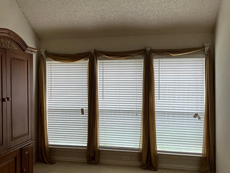 1801 Meadow Crest Ln — Photo 8