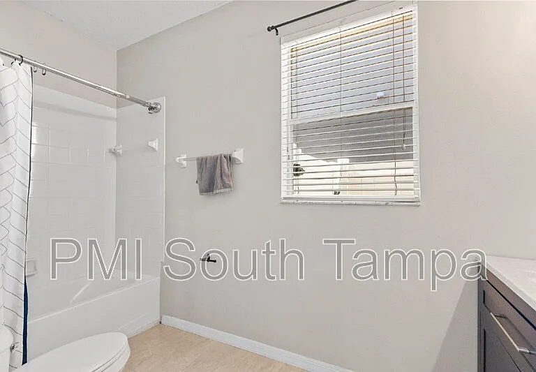 11403 Holmbridge Ln — Photo 15