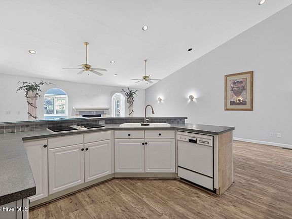 3rd image of 126 Mount Vernon Drive