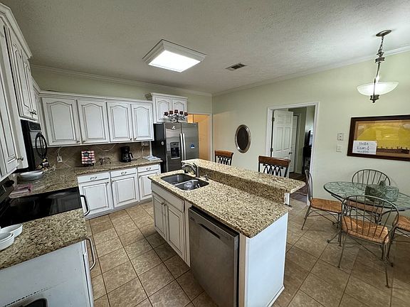 2nd image of 618 Annawood Ln NE