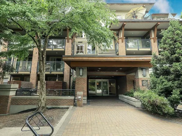 1633 Mackay Ave #301, North Vancouver, BC V7P 0A2