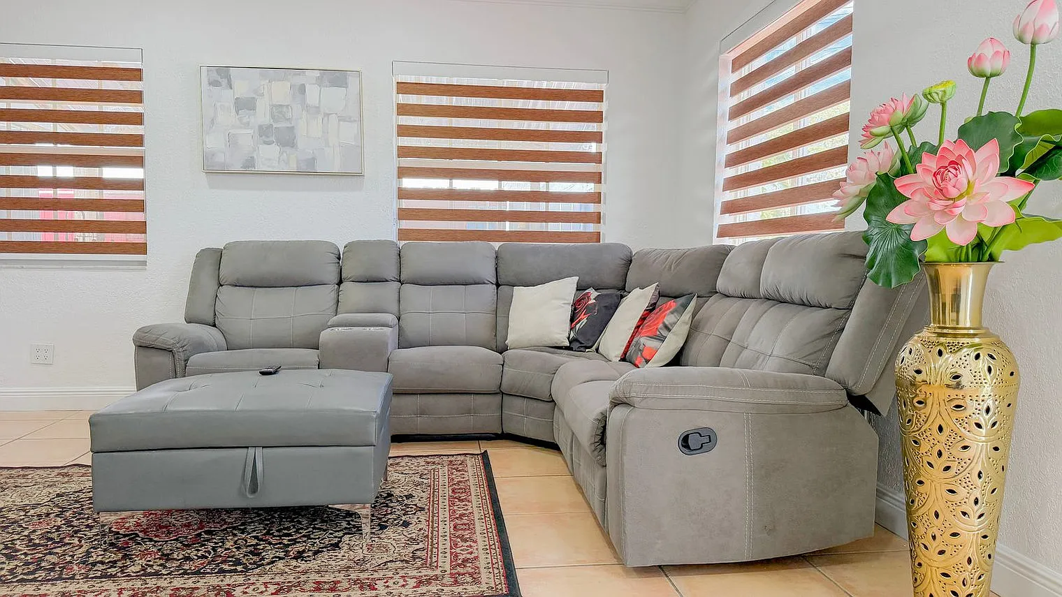 2 bed, 1.0 bath, 796 sqft, $4,227 — Photo 2