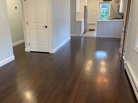 5th image of 178 Spruce St