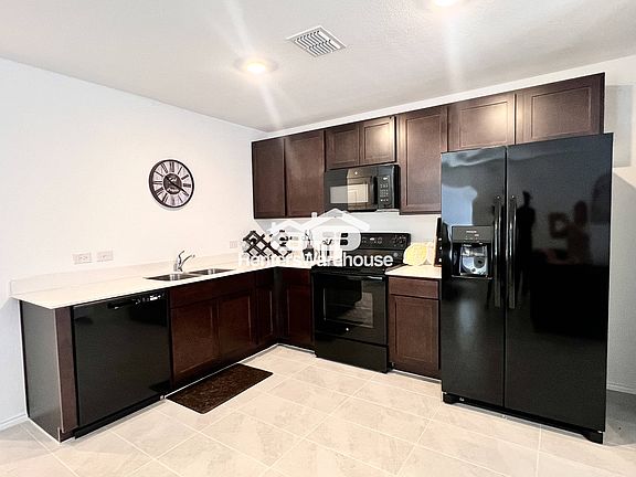 5th image of 8607 Cottage Creek Dr