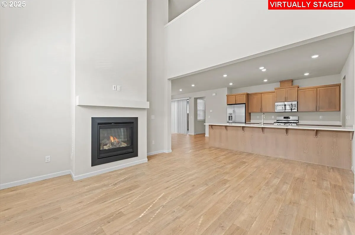 3 bed, 2435 sqft, $2,900 — Photo 4