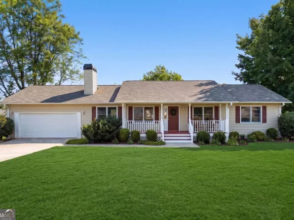 4646 Countryside Dr, Flowery Branch, GA 30542