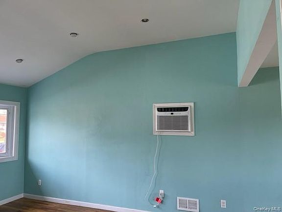 5th image of 1703 Manatuck Blvd