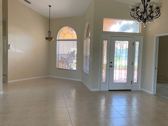 3rd image of 136 Grand Oak Cir