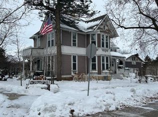 300 W Chestnut St, Burlington, WI 53105