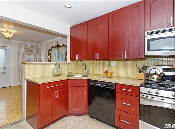 2nd image of 1622 Estelle Ave