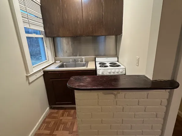 166 North St APT 3, Bristol, CT 06010