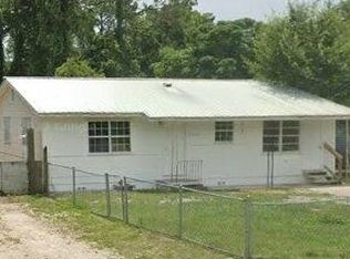 2520 Palmetto Ter, Lanark Village, FL 32323