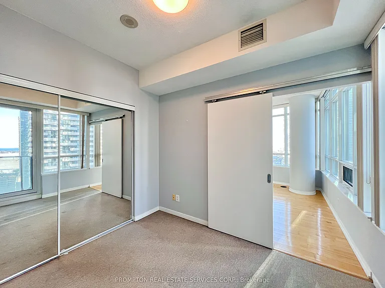 65 Bremner Blvd #1910 — Photo 14