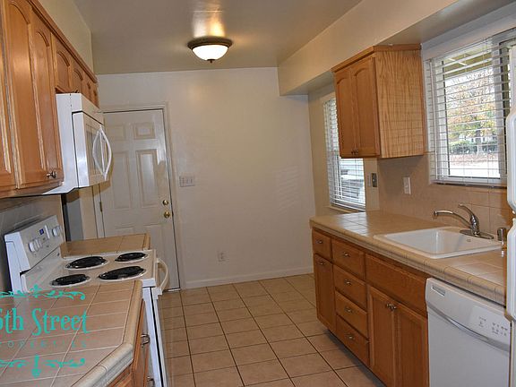 3rd image of 3224 Ardenridge Dr