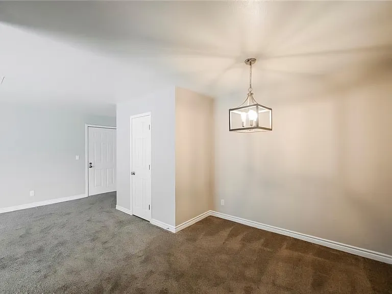 4400 Sandy River Dr #16 — Photo 10