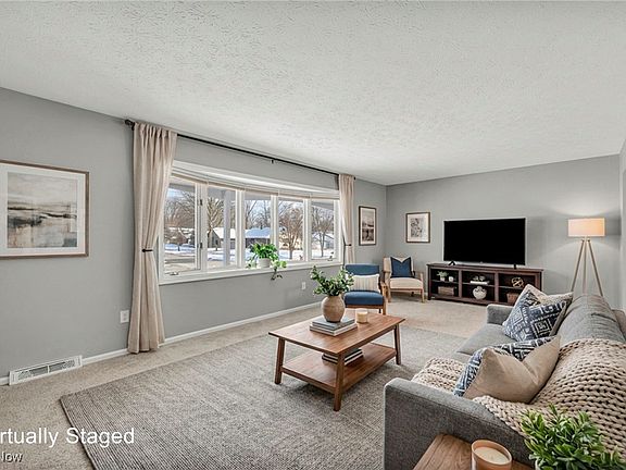 4th image of 812 Westminister Dr